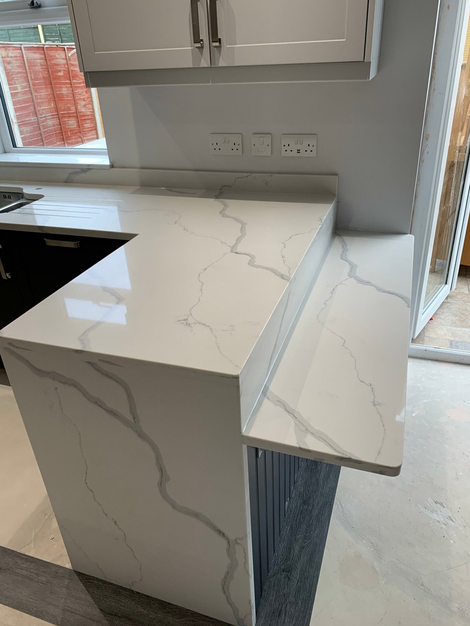Affordable+London+Road+Quartz+Kitchen+Worktops